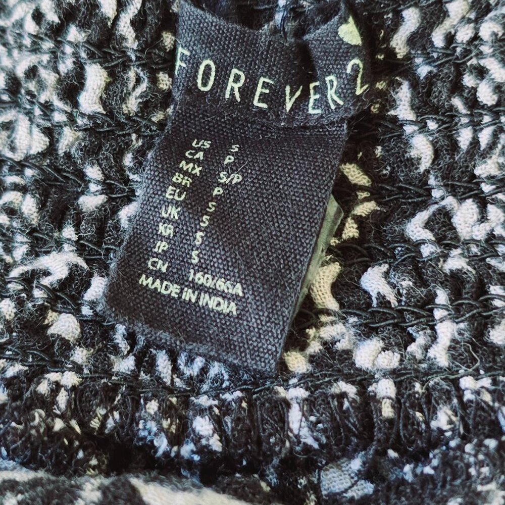 Forever 21 Boho Ruffled Shorts, Size Small - Picture 8 of 8